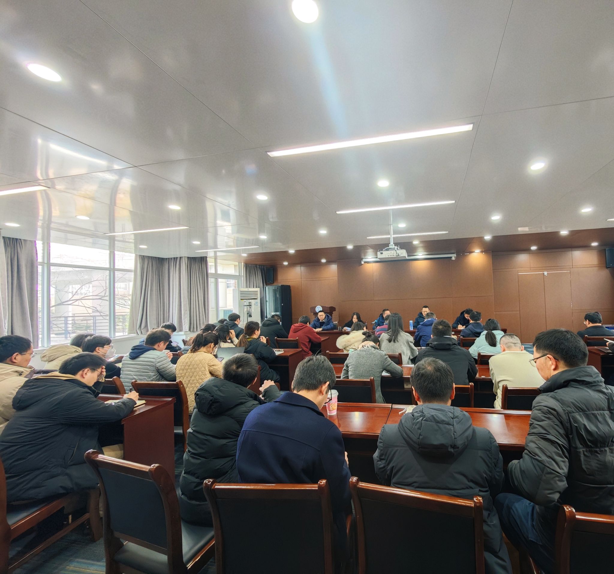 投注平台
召开2025年春季学期全院教职工大会